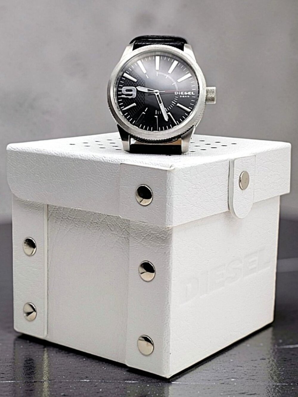 Diesel Rasp DZ1766 Men’s Black Leather Oversized Watch